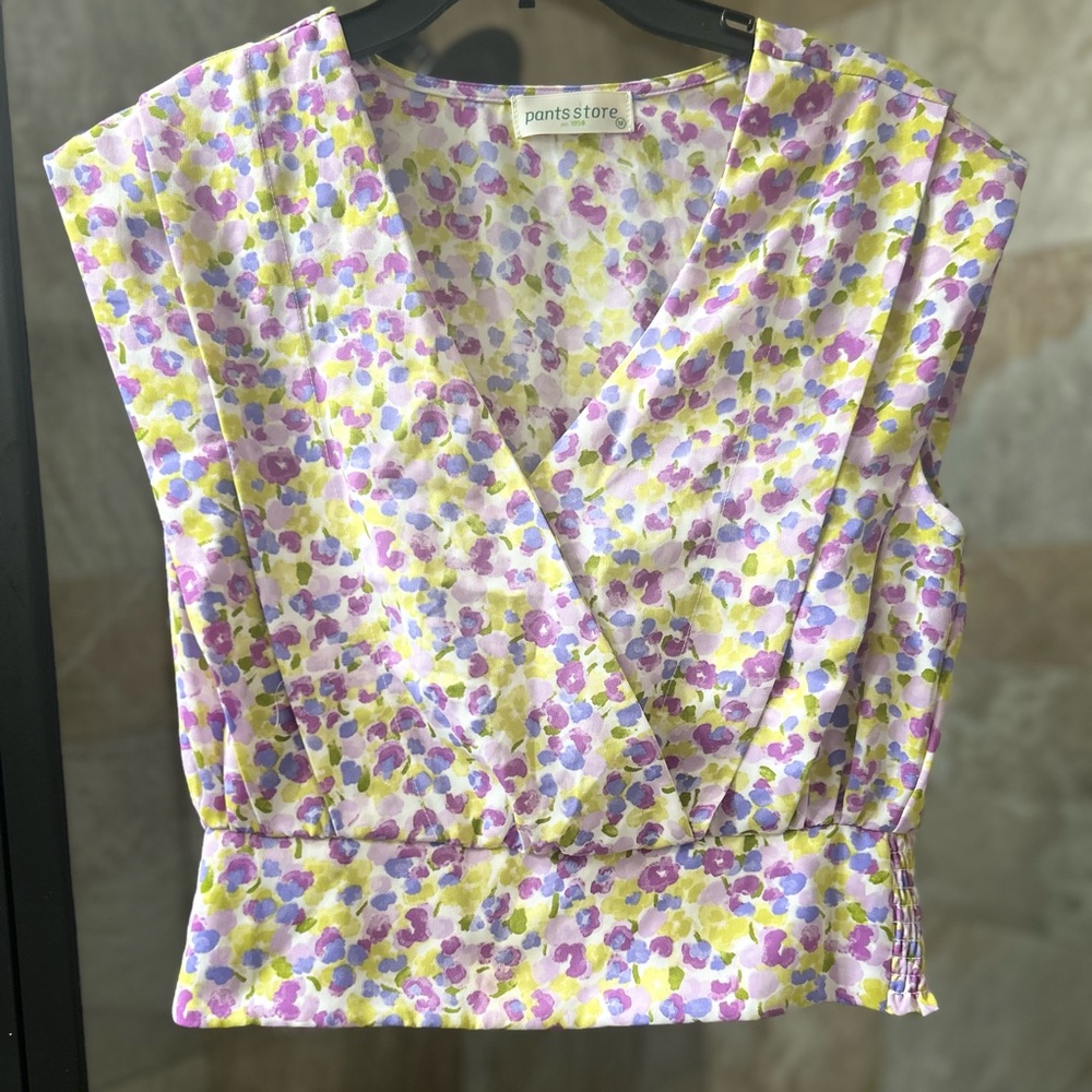 Floral V-Neck Blouse